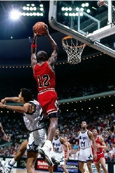 ���˽�֮ҹ�ڰ�������������ʧ���¼����12���ݳ���49��7���壩