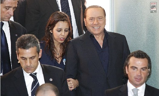 24����������������Ǳ�¬˹�����쵼���������񵳵���ʵ֧���ߣ����ڱ��ϴ�ѡ�����Ͼ�ʱ��ѡ�г�Ϊ��¬˹�� ...