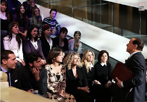 2008��2��22�գ���������Ϊ��������������ı�¬˹����μ�һ�����ӽ�Ŀ�����̨�¹���٩٩��̸��