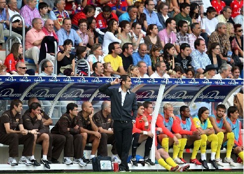 ��ܿ������¿Σ��ո�ִ��B��һ�������Ĺϵϰ����¸ҵؽӹ�����̯�ӡ��ڰ����ζ��ķ����ϣ����յĹ�����Ҫ�� ...